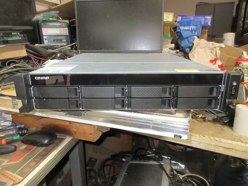 Qnap 873u bays - 8-bays, nas
