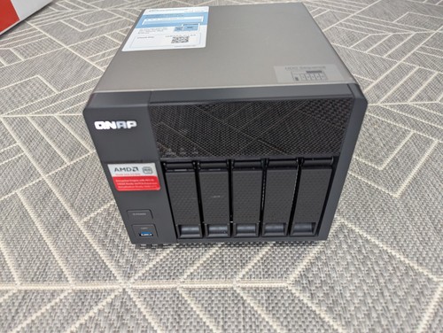 Qnap 563 nas - ts-563, server