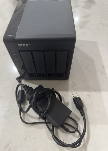 Qnap 004 bay usb type - 4, type-c